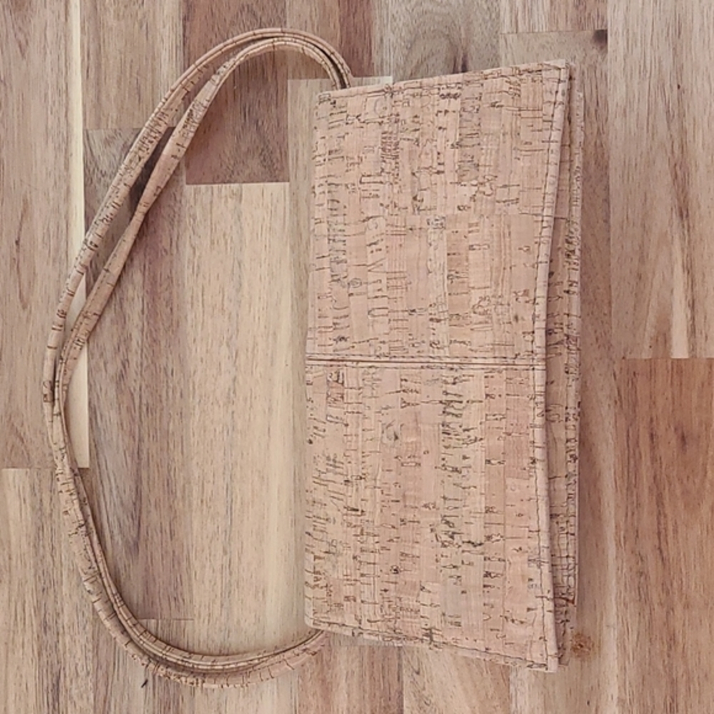 Rutz Vegan, Cork Clutch